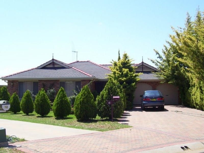 14 Christina Close, PARKES NSW 2870