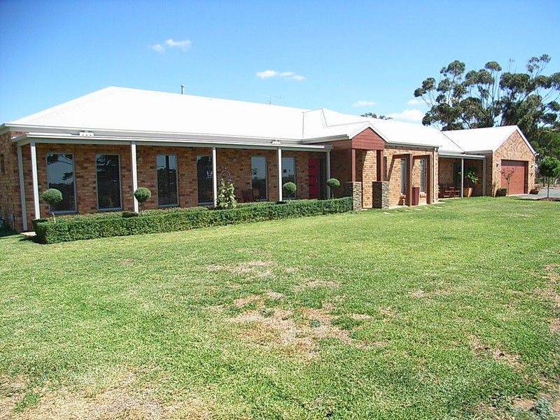 12 Hollara Drive, MOAMA NSW 2731