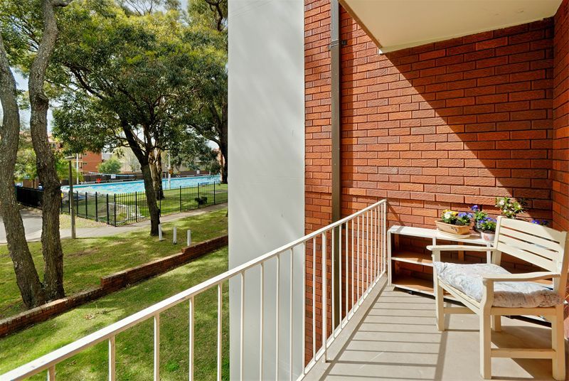 390 Port Hacking Road, CARINGBAH NSW 2229
