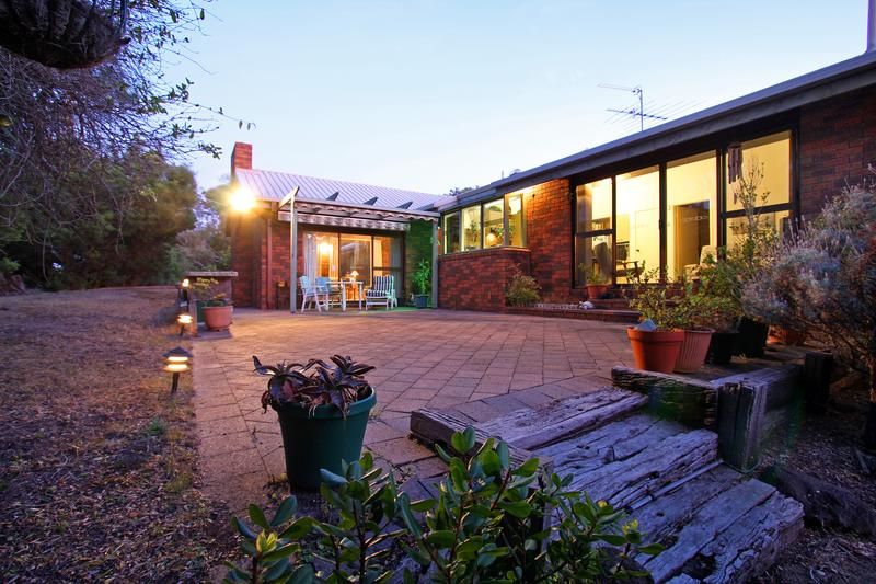 2 Carslake Avenue, BLAIRGOWRIE VIC 3942
