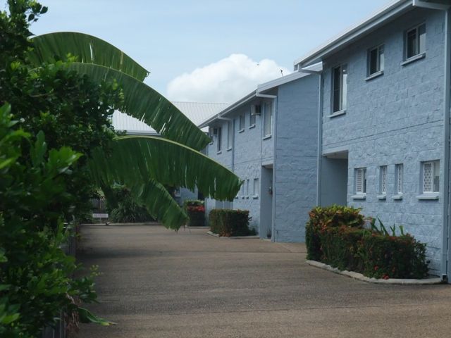 4/10 Sooning Street, HERMIT PARK QLD 4812