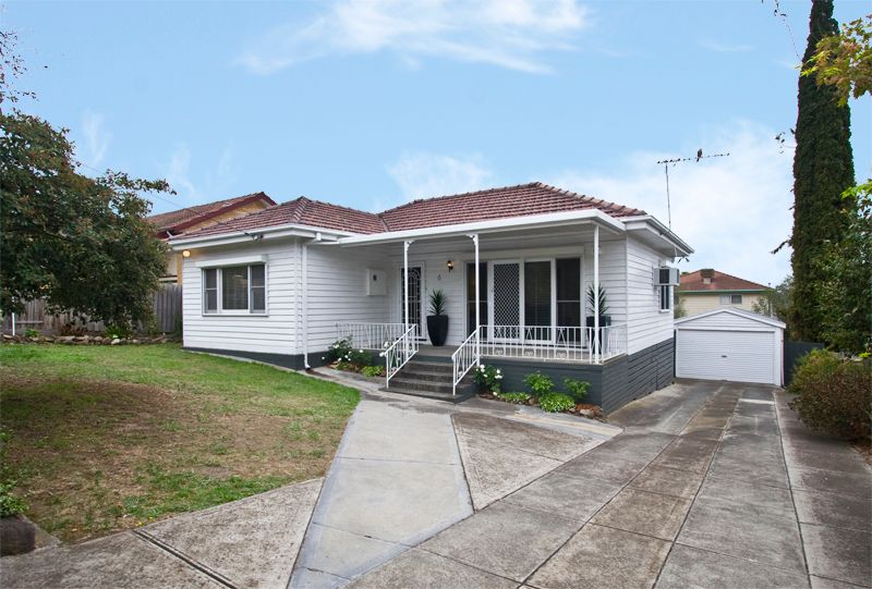 6 Interlaken Parade, ROSANNA VIC 3084