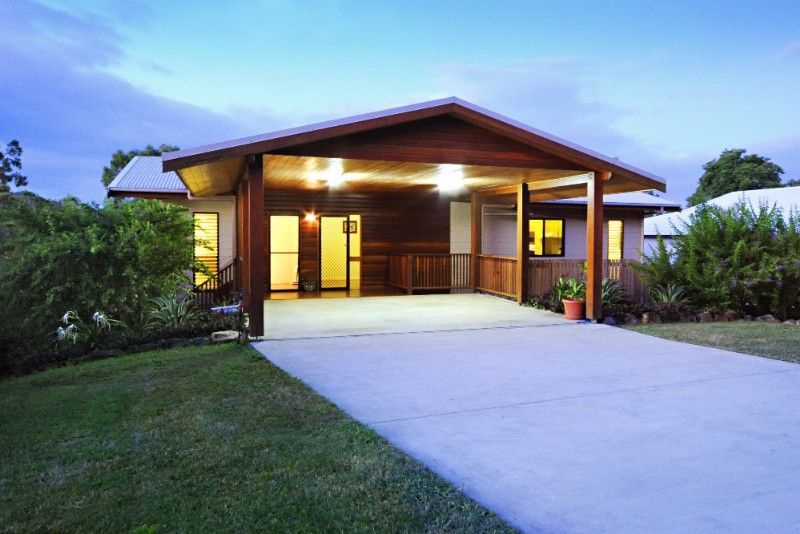 8 South Molle Boulevard, CANNONVALE QLD 4802