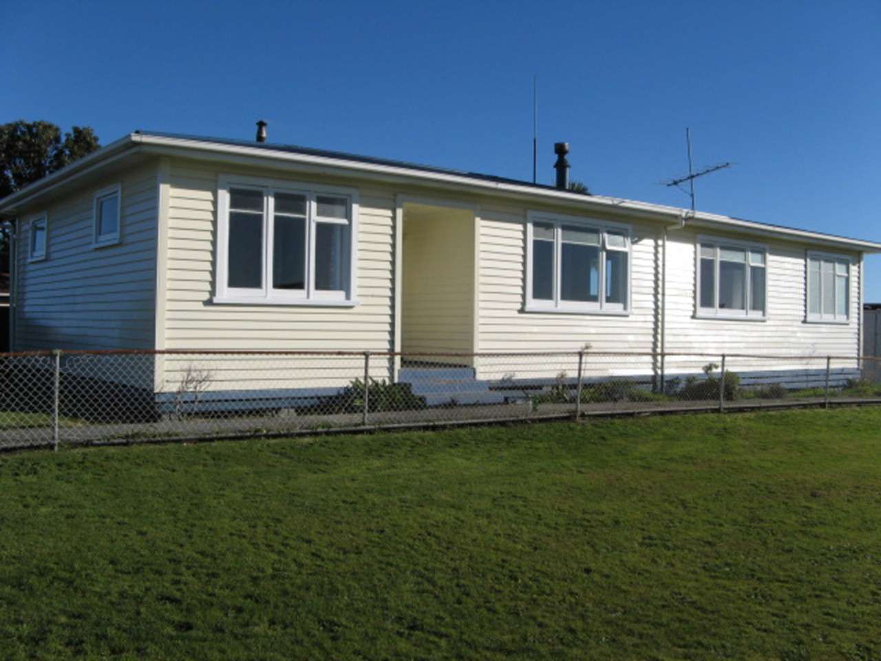 HOKITIKA Westland District 7810, Hokitika, Westland District Real