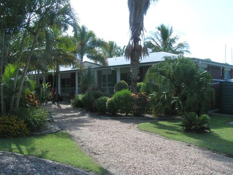 9 Green Avenue, GLENLEE QLD 4711