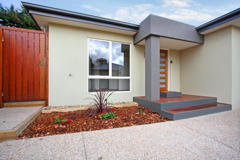 8  Thomas Street, ROSEBUD VIC 3939