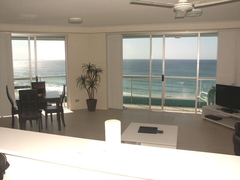 70 Marine Parade, COOLANGATTA QLD 4225