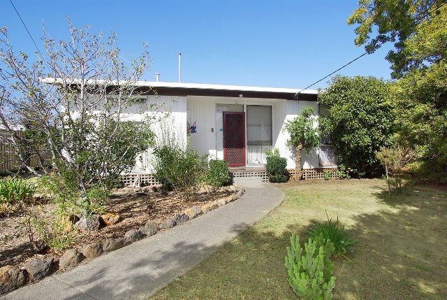 2 Howqua Court, CORIO VIC 3214