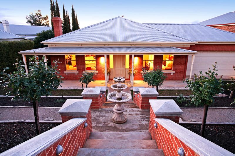 76 Meadowvale Drive, GROVEDALE VIC 3216