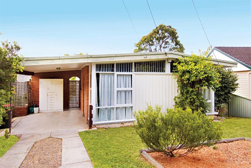 18 Dumbarton Place, ENGADINE NSW 2233