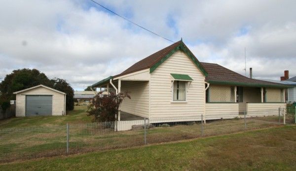 29 Railway Street, TENTERFIELD NSW 2372
