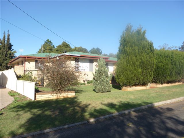 6 Binns Street, SOUTH TOOWOOMBA QLD 4350