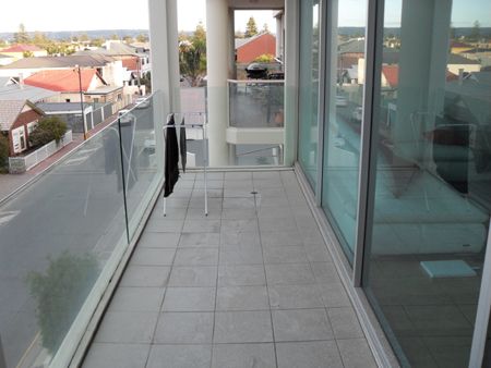 10/3-4 South Esplanade, GLENELG SA 5045