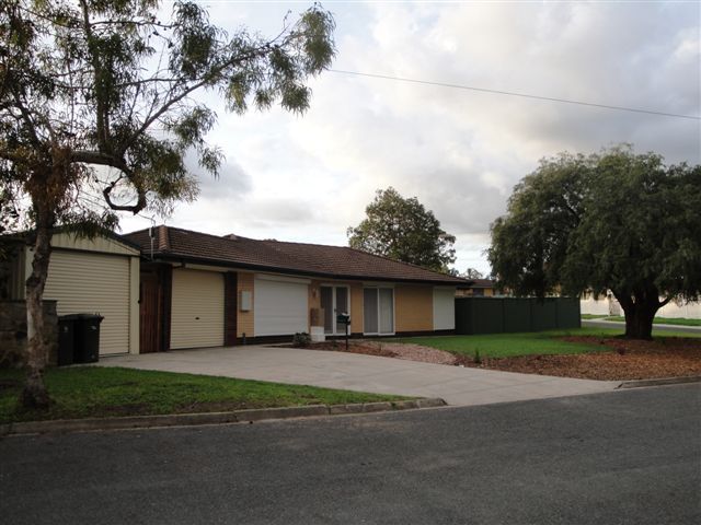 2 Doncaster Avenue, VALLEY VIEW SA 5093