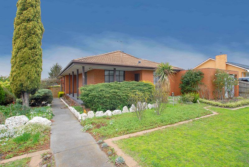 34  Charles Avenue, HALLAM VIC 3803
