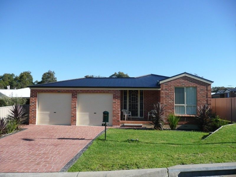 9 Staunton Court, LAKE MUNMORAH NSW 2259