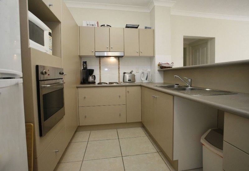 12-16 Martinez Avenue, WEST END QLD 4810