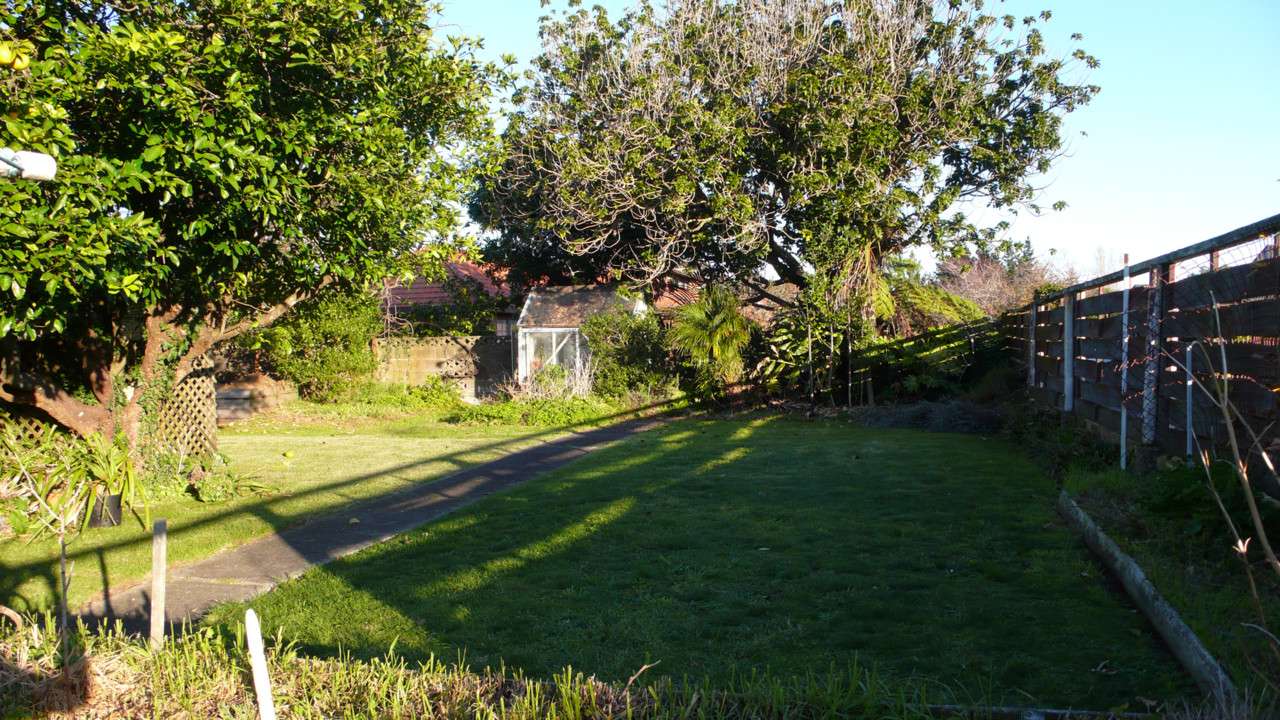 409 EllersliePanmure Highway, Mt Wellington, Auckland City Real