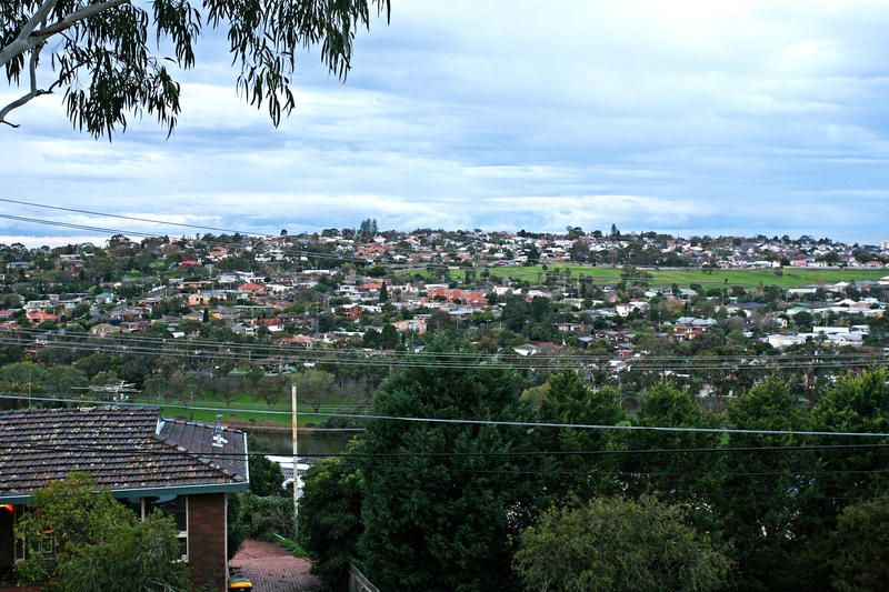 13 Challambra Crescent, HIGHTON VIC 3216