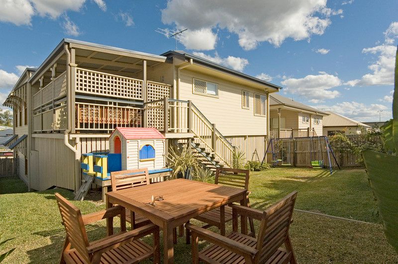18 Ovals Terrace, SPRINGFIELD LAKES QLD 4300