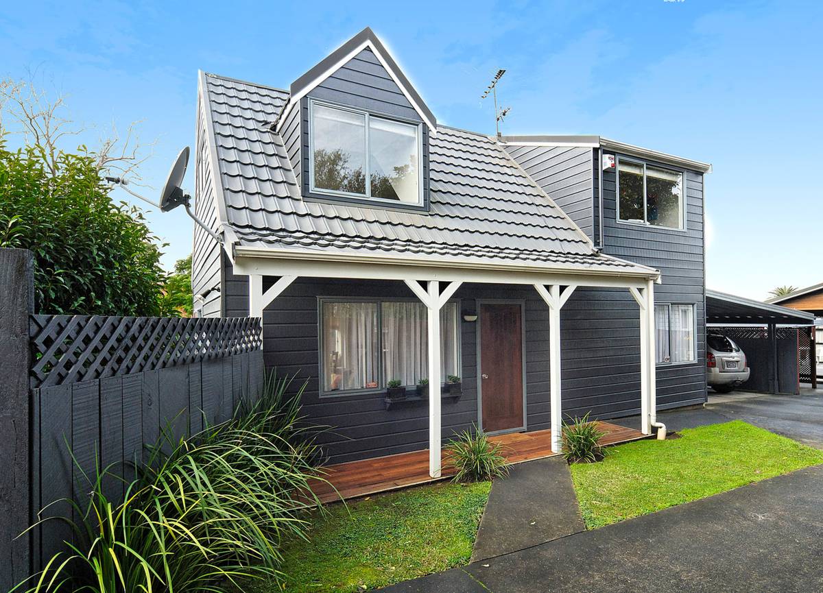 2/260 Meola Road, Point Chevalier, Auckland City Real Estate Ray