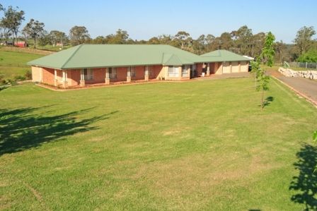 5 Robert Place, RAZORBACK NSW 2571