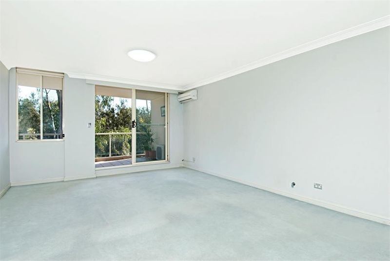 4 Wentworth Drive, LIBERTY GROVE NSW 2138