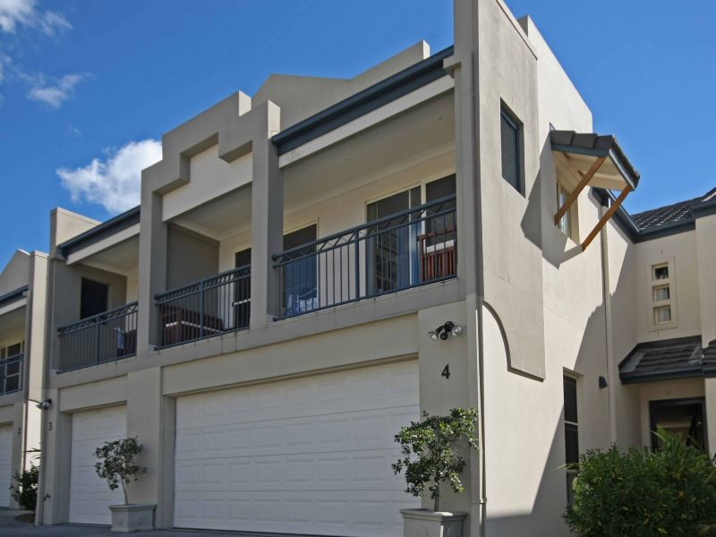 13  Ranier Crescent, VARSITY LAKES QLD 4227