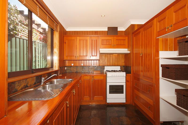 23 Dover Place, ENGADINE NSW 2233