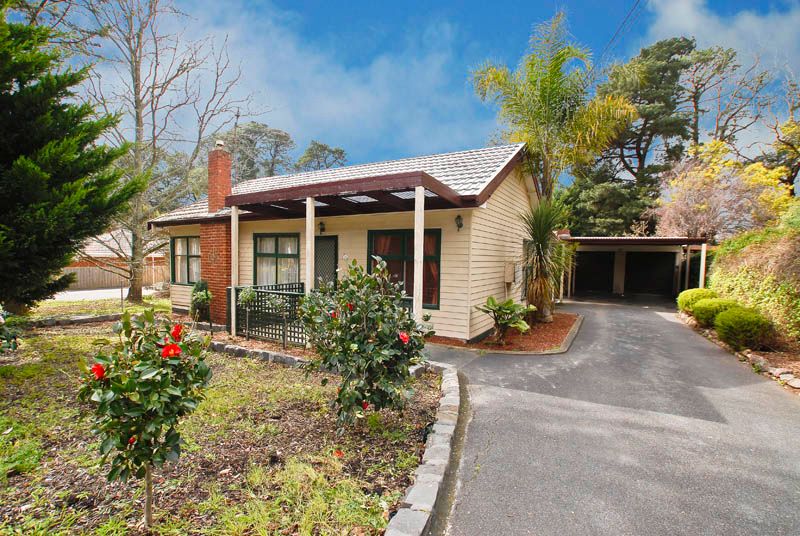 11 Elsie Grove, MOUNT EVELYN VIC 3796