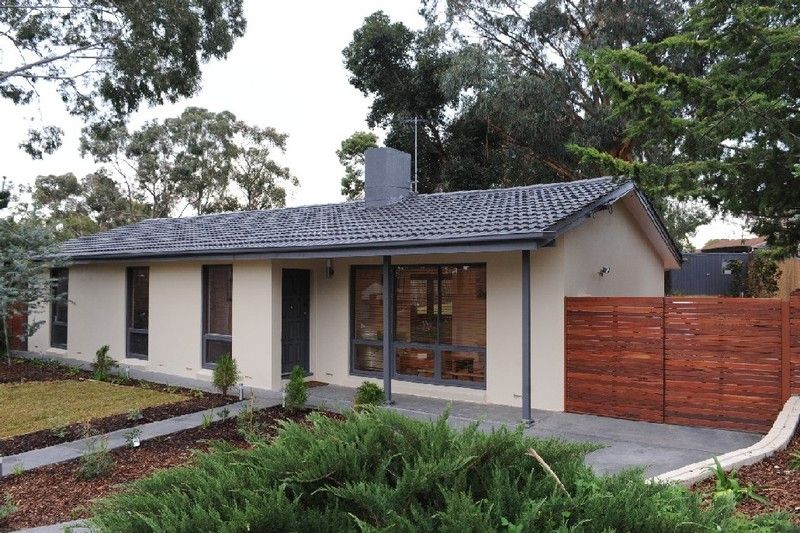 5 Roxanne Avenue, ABERFOYLE PARK SA 5159