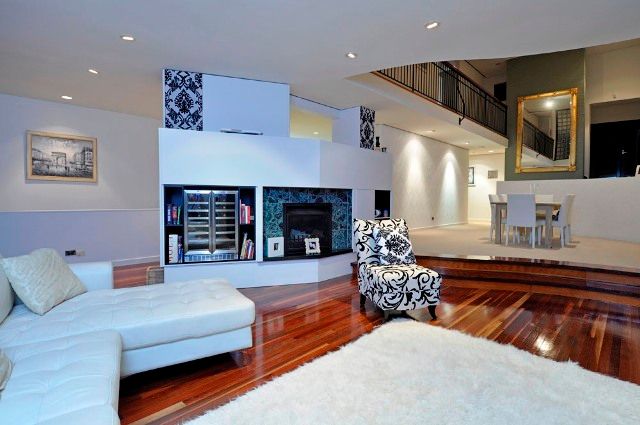 8 Pleasant Street, RED HILL QLD 4059