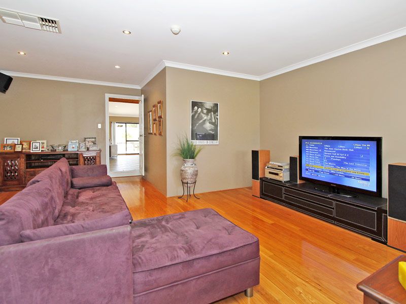 13 Willoughby Close, Redlynch, QLD, 4870
