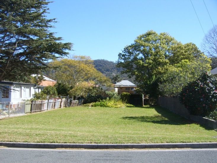 8 Albert Street, WOONONA NSW 2517