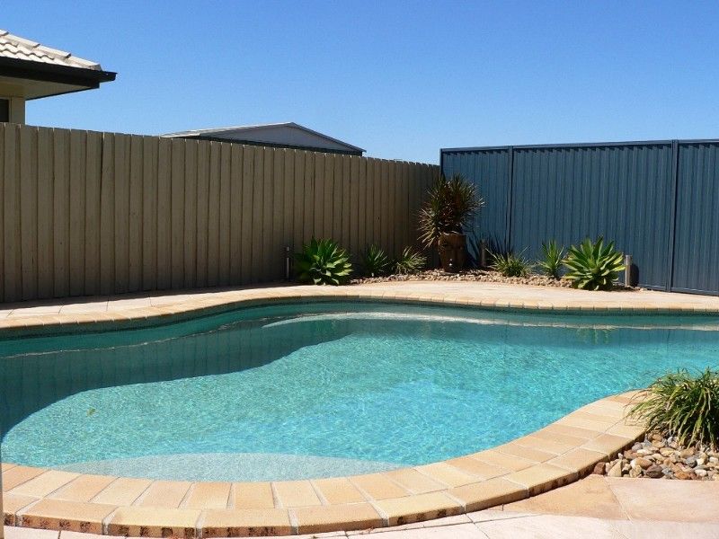 33 Vivacity Drive, UPPER COOMERA QLD 4209