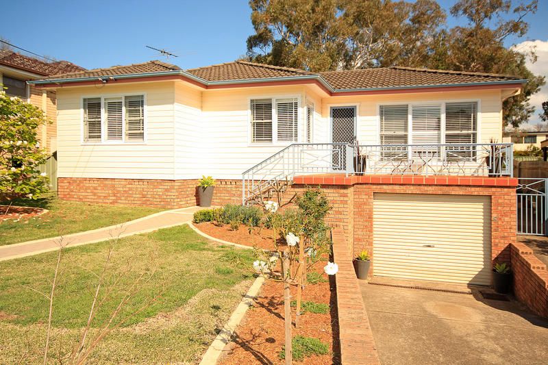 4 Ulinga Place, ENGADINE NSW 2233