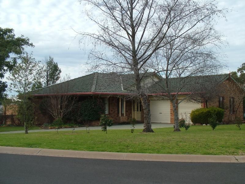 2 Willowbend Way, DUBBO NSW 2830