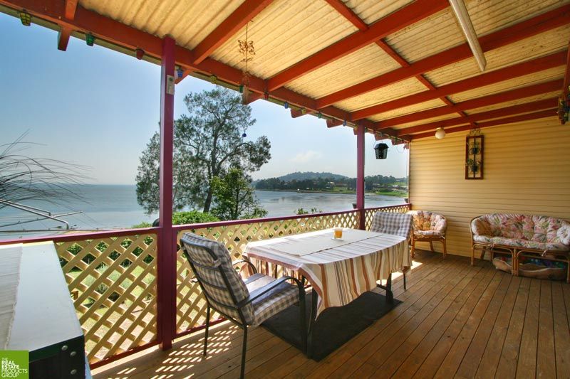 75 The Esplanade, OAK FLATS NSW 2529