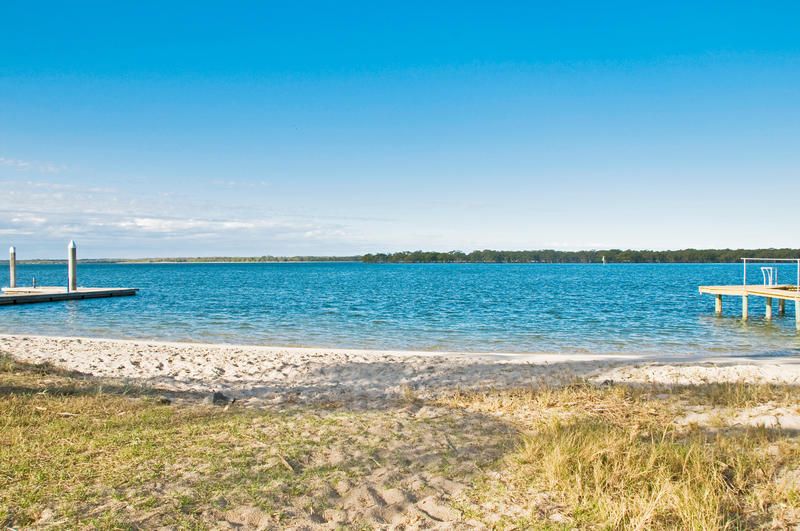 1 Poinsettia Avenue, HOLLYWELL QLD 4216