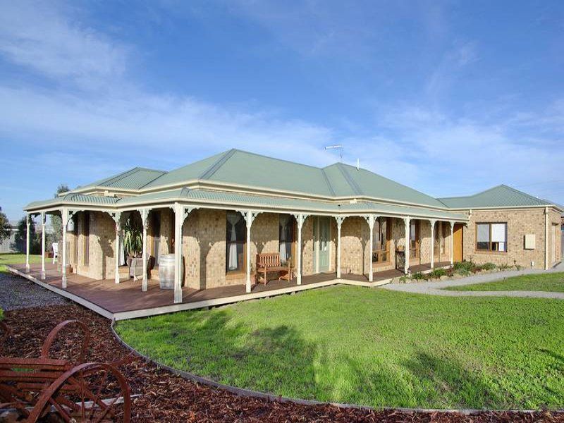 8-10 Grange Park Drive, WAURN PONDS VIC 3216