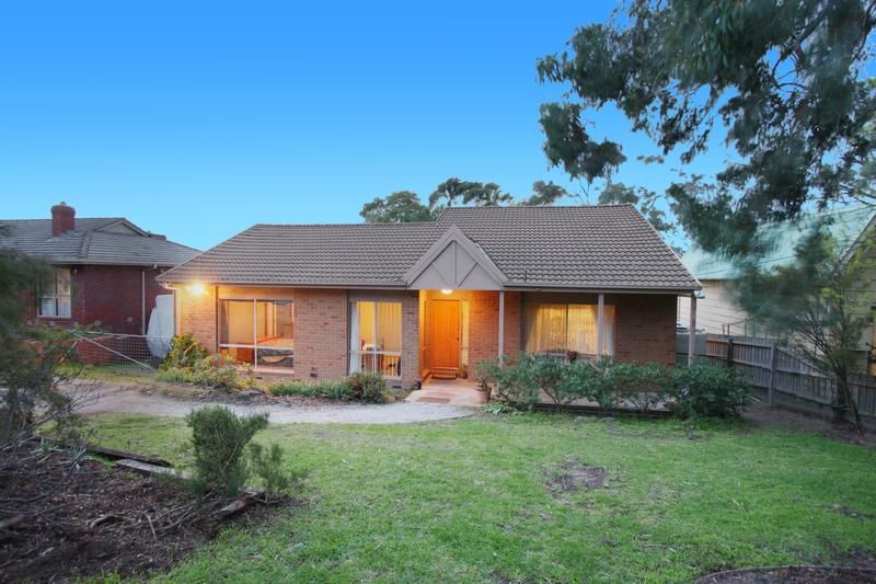 8 Schneider Street, FERNTREE GULLY VIC 3156