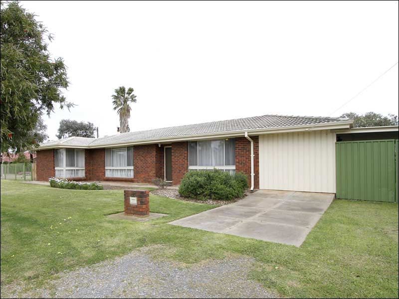 25 Beacon Crescent, SEAFORD SA 5169