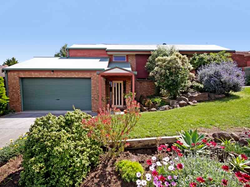 21 James Cook Drive, WANDANA HEIGHTS VIC 3216
