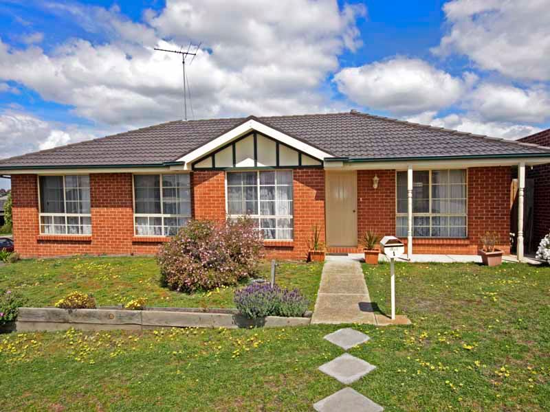 1 Oakview Court, HIGHTON VIC 3216