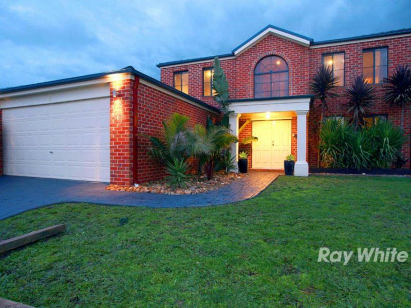 6 Silverstone Drive, CRANBOURNE VIC 3977
