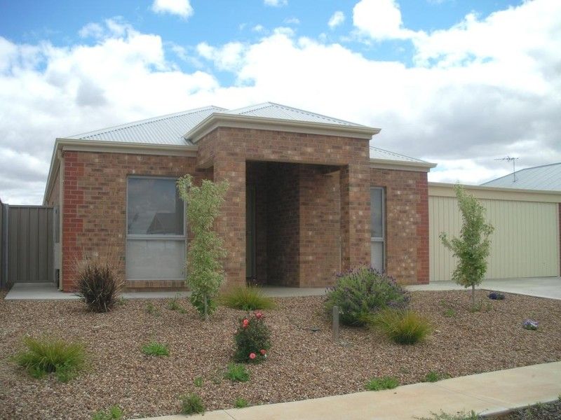 12 Anne Cox Drive, RED CLIFFS VIC 3496