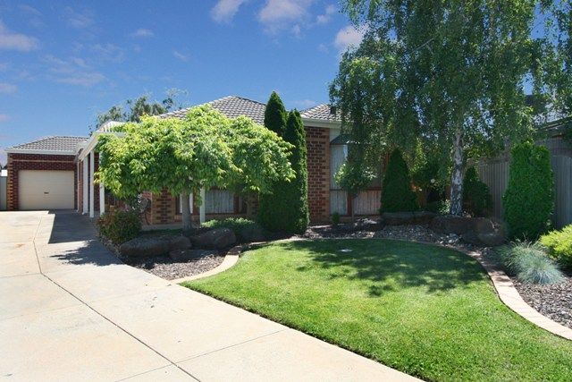 8 Sky Court, WERRIBEE VIC 3030