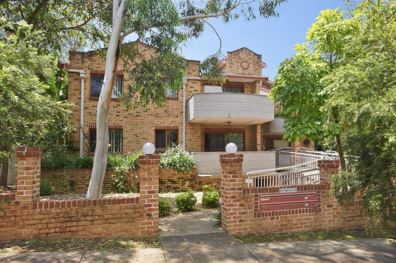 2/9-11 Bailey Street, WESTMEAD NSW 2145
