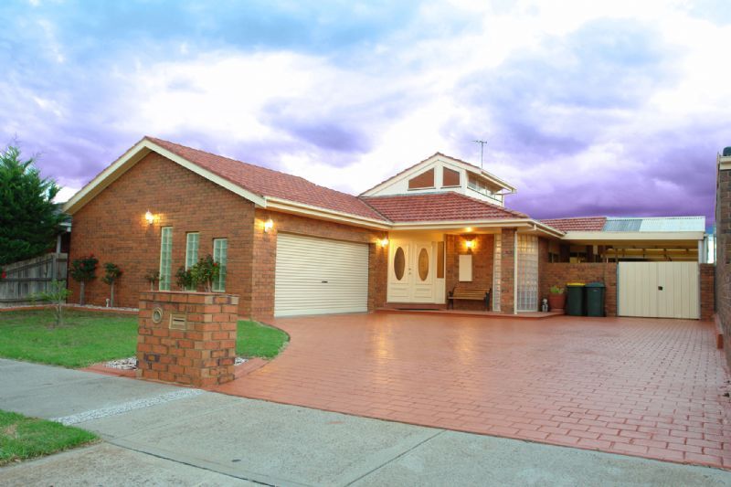 201 Lady Nelson Way, TAYLORS LAKES VIC 3038