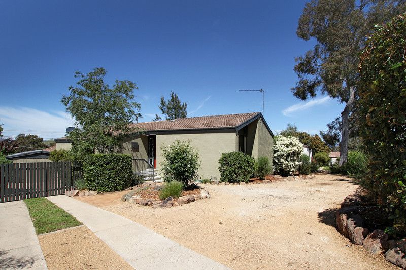 4 Proby Place, KAMBAH ACT 2902